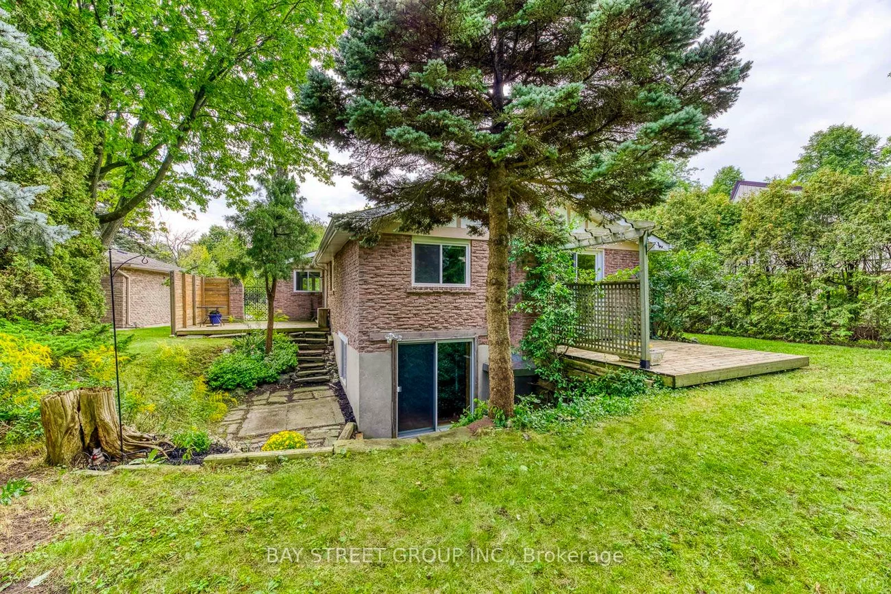 2281, Devon, 1006 - FD Ford, Oakville