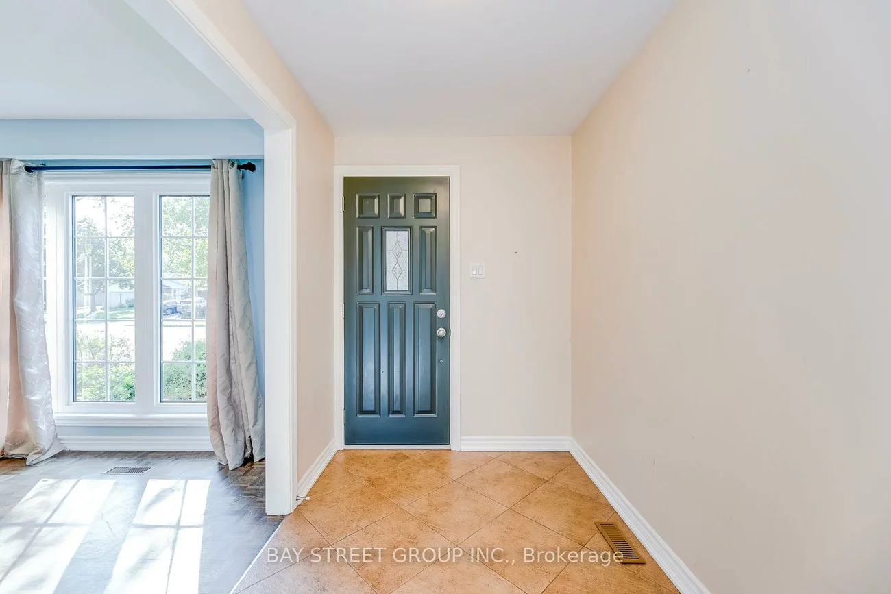 2281, Devon, 1006 - FD Ford, Oakville