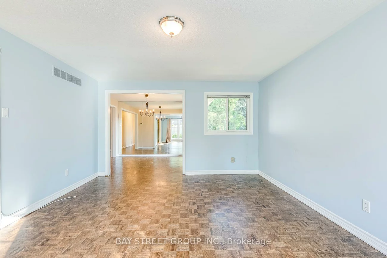 2281, Devon, 1006 - FD Ford, Oakville