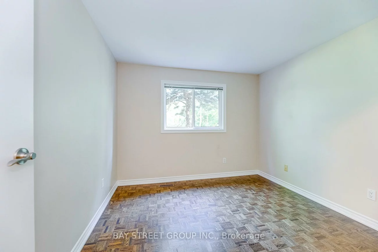 2281, Devon, 1006 - FD Ford, Oakville