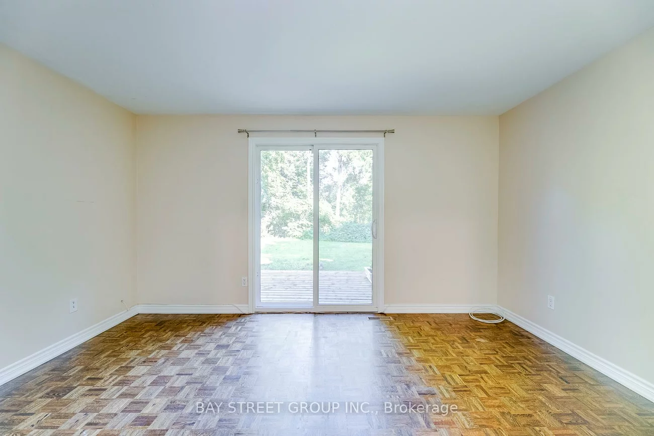 2281, Devon, 1006 - FD Ford, Oakville