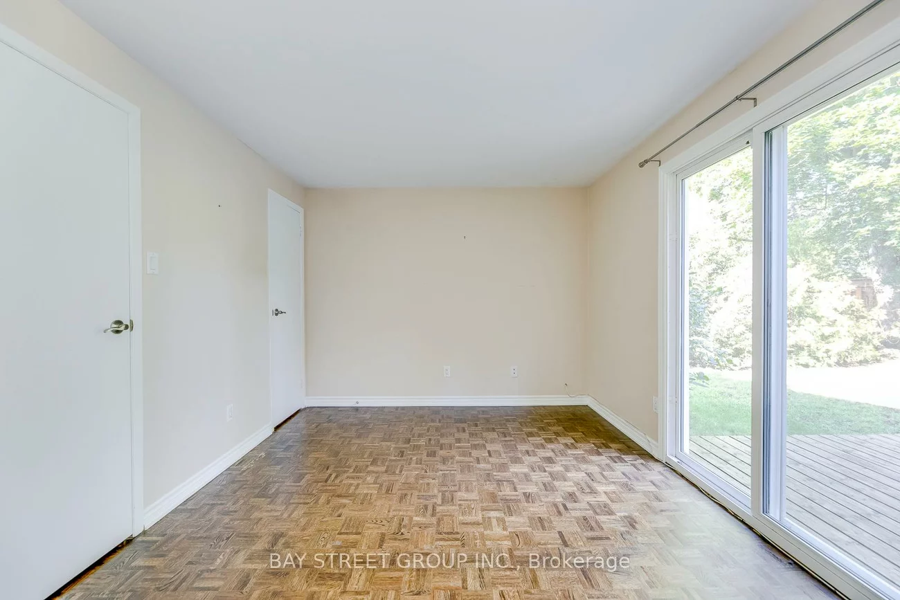 2281, Devon, 1006 - FD Ford, Oakville