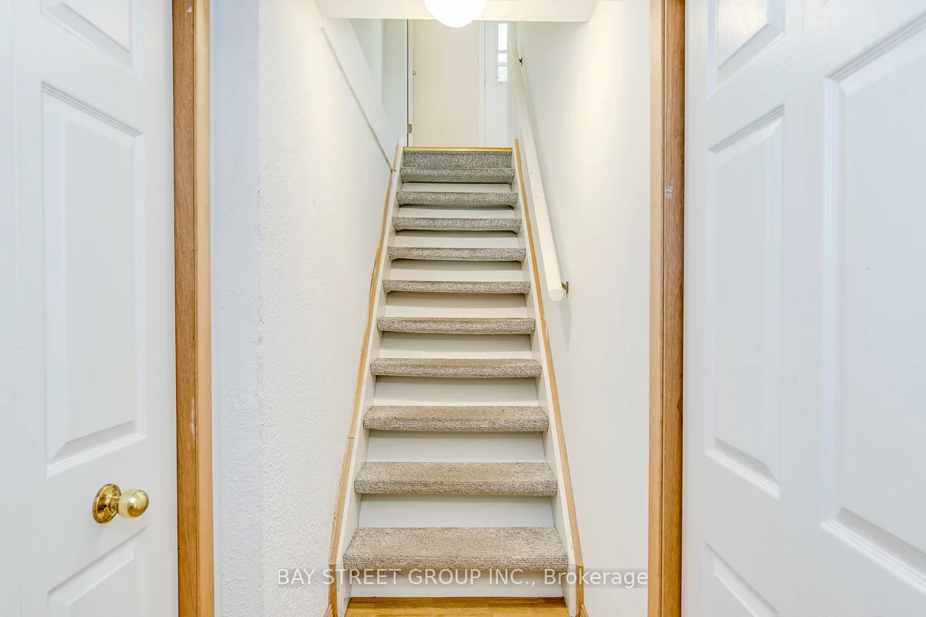 2281, Devon, 1006 - FD Ford, Oakville