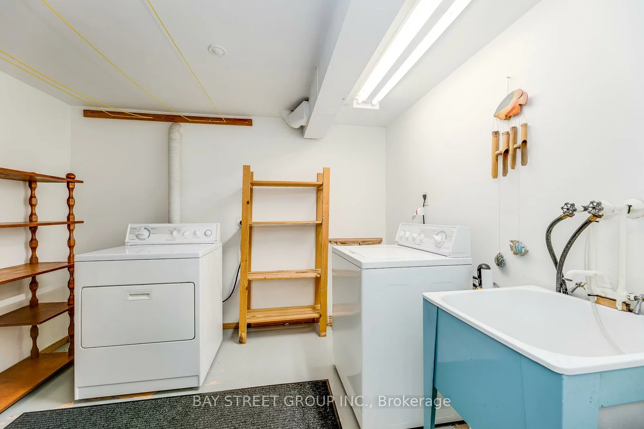 2281, Devon, 1006 - FD Ford, Oakville