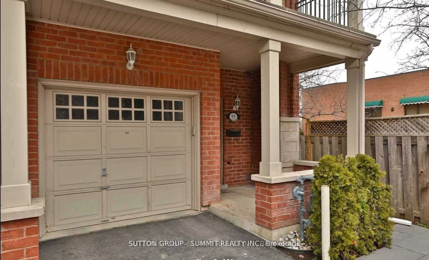 95, Kerr, 1002 - CO Central, Oakville