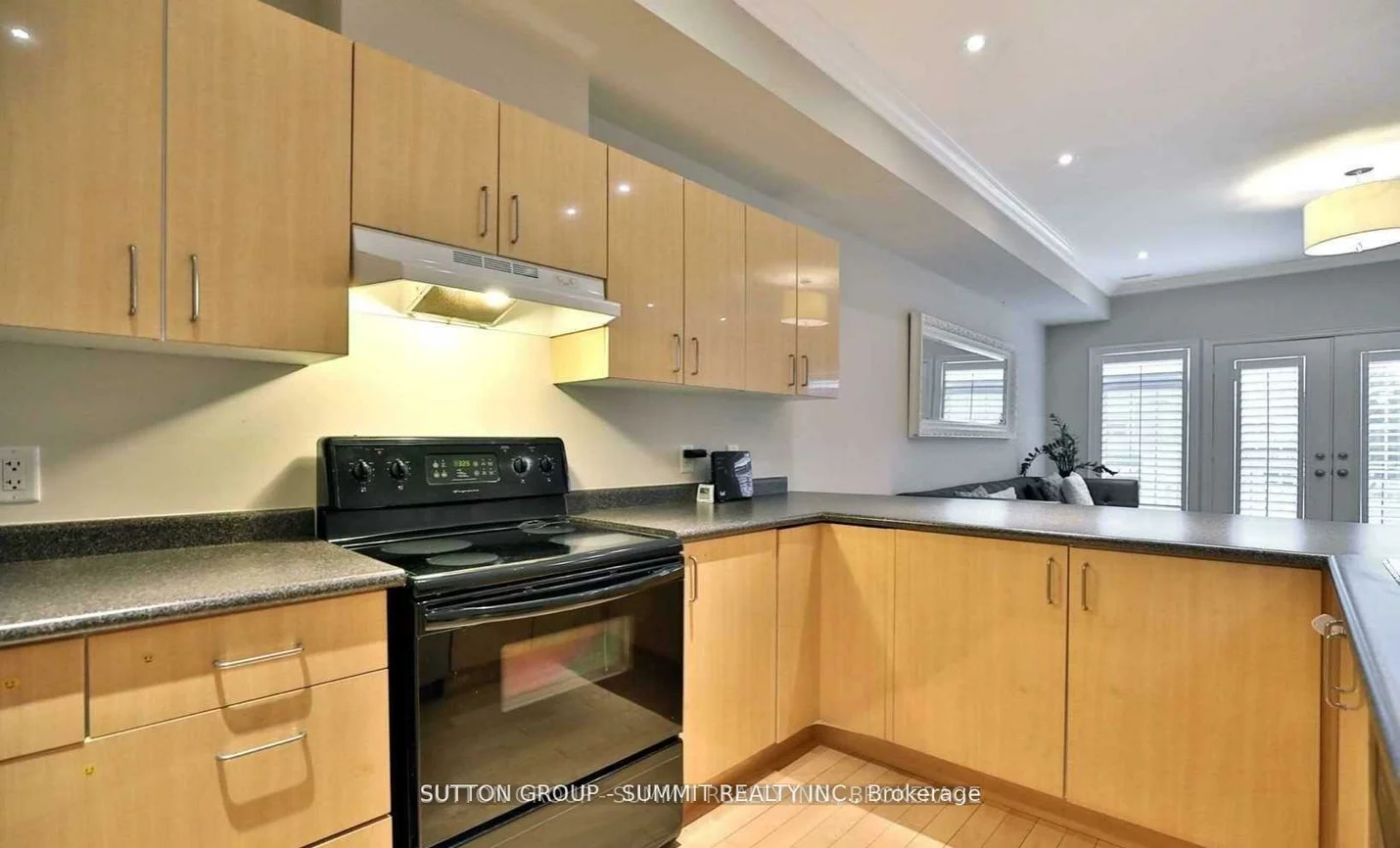 95, Kerr, 1002 - CO Central, Oakville