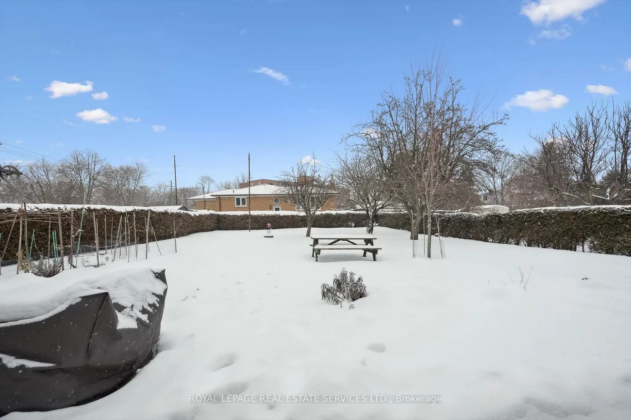 315, Queen Mary, 1002 - CO Central, Oakville