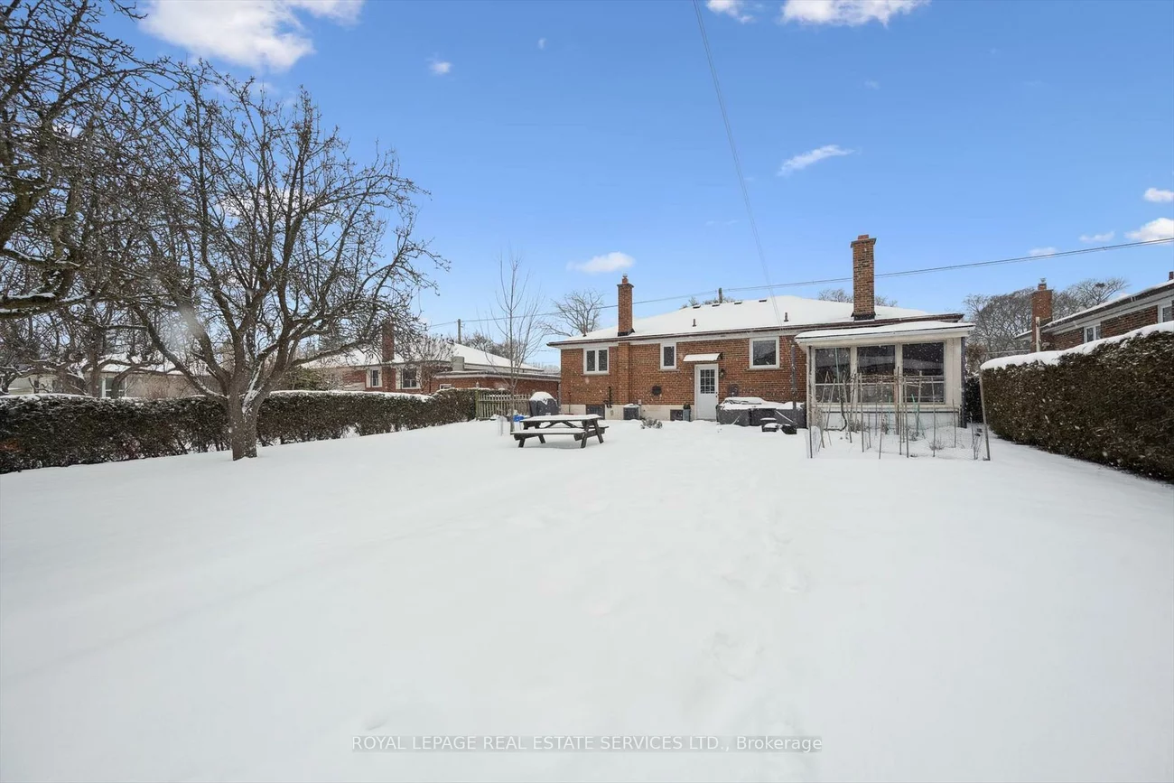 315, Queen Mary, 1002 - CO Central, Oakville