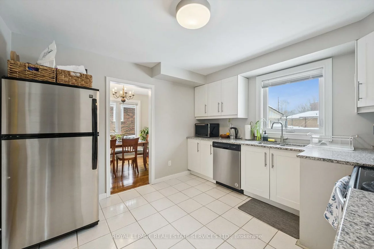 315, Queen Mary, 1002 - CO Central, Oakville