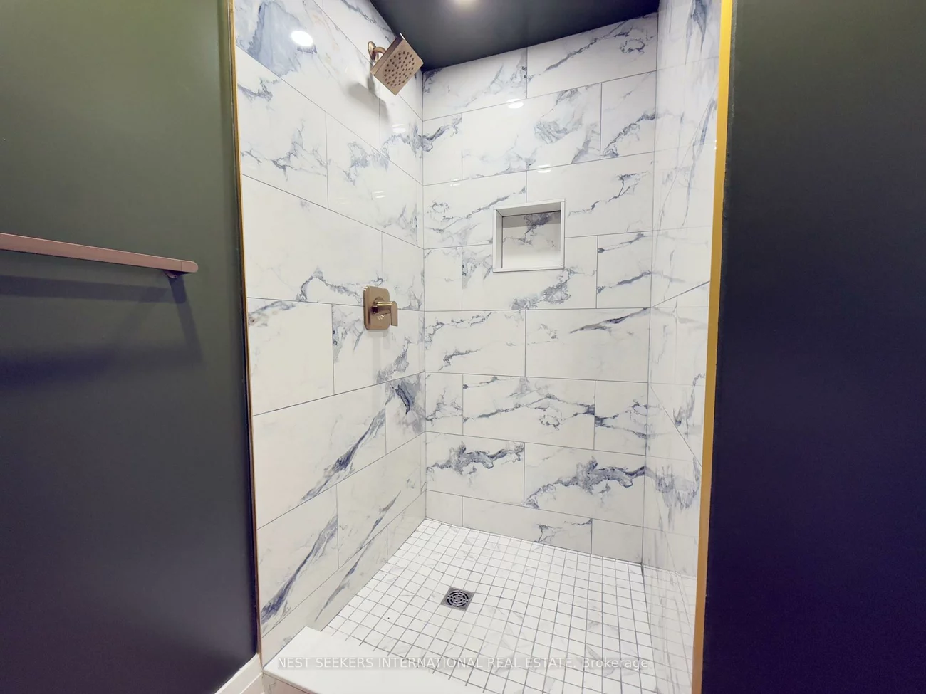 1314, Roylen, 1003 - CP College Park, Oakville