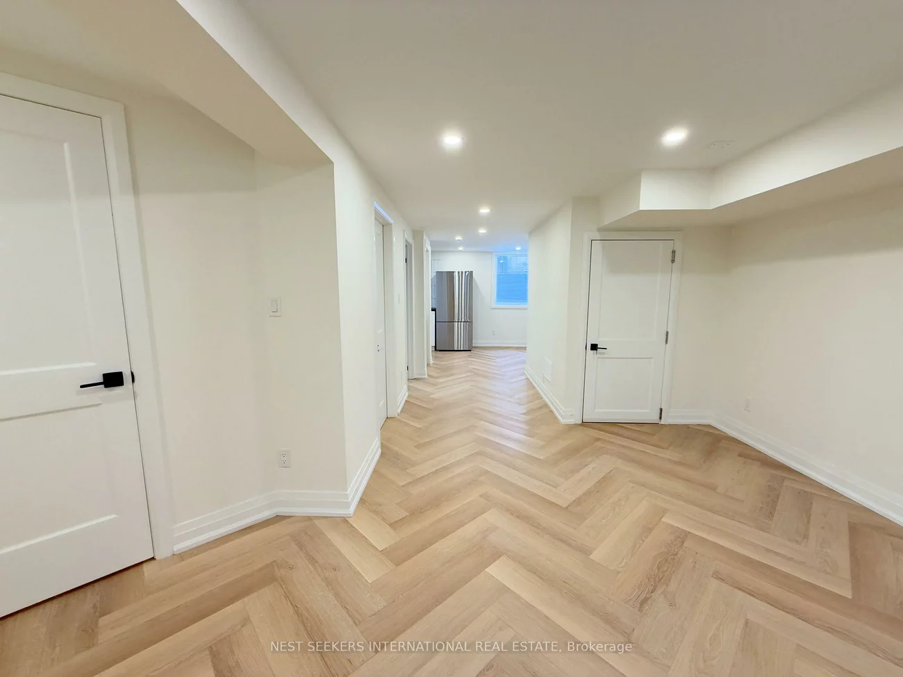 1314, Roylen, 1003 - CP College Park, Oakville