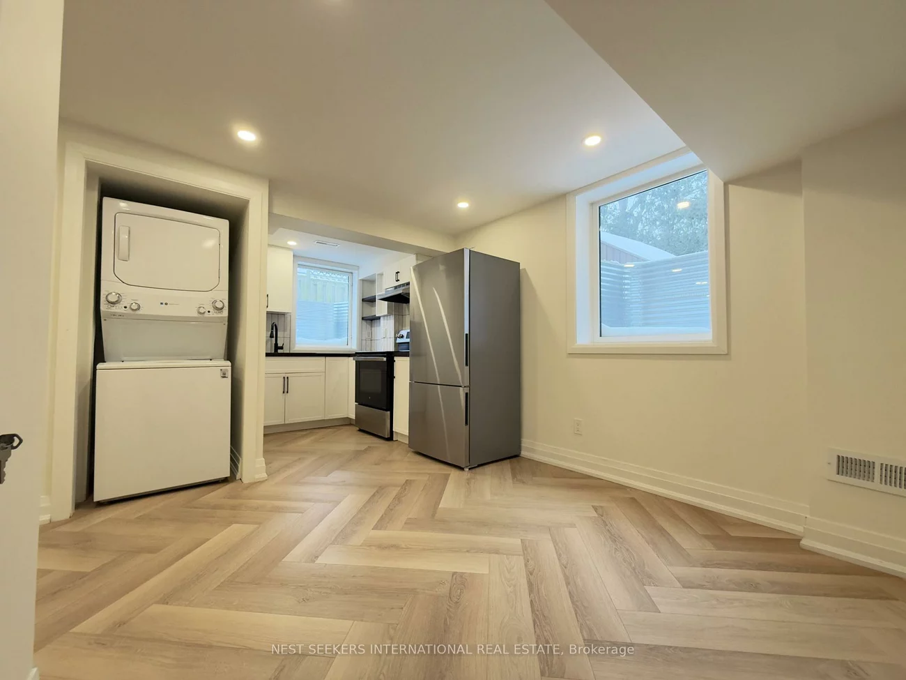 1314, Roylen, 1003 - CP College Park, Oakville