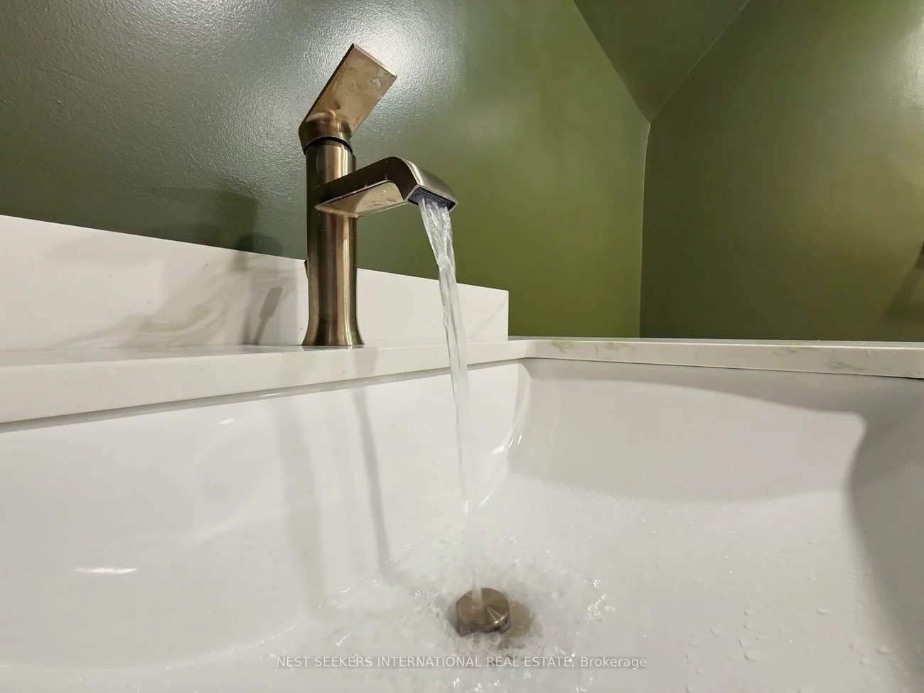 1314, Roylen, 1003 - CP College Park, Oakville