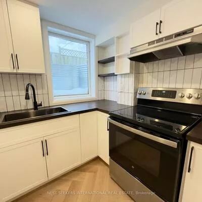 1314, Roylen, 1003 - CP College Park, Oakville