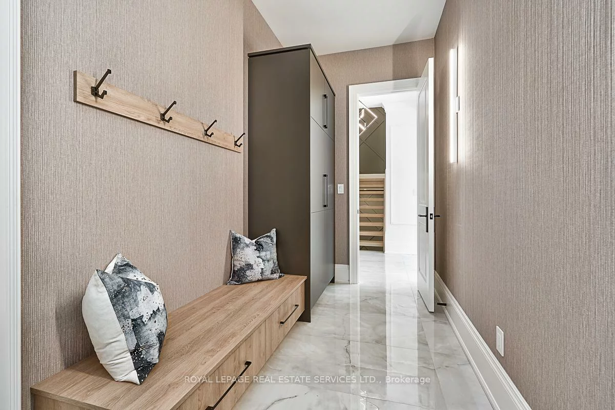 204, Maple Grove, 1011 - MO Morrison, Oakville