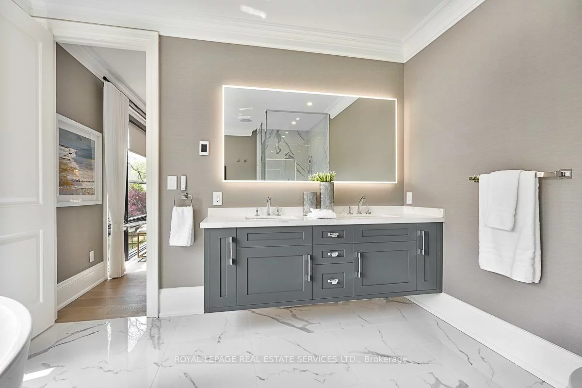 204, Maple Grove, 1011 - MO Morrison, Oakville