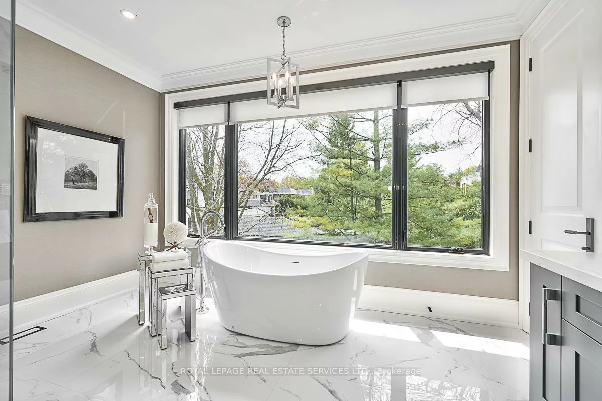 204, Maple Grove, 1011 - MO Morrison, Oakville