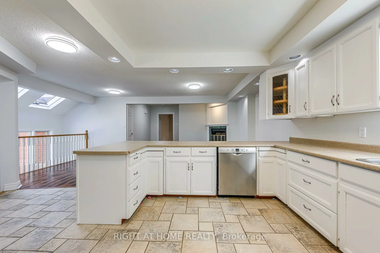 435, Maple, 1013 - OO Old Oakville, Oakville