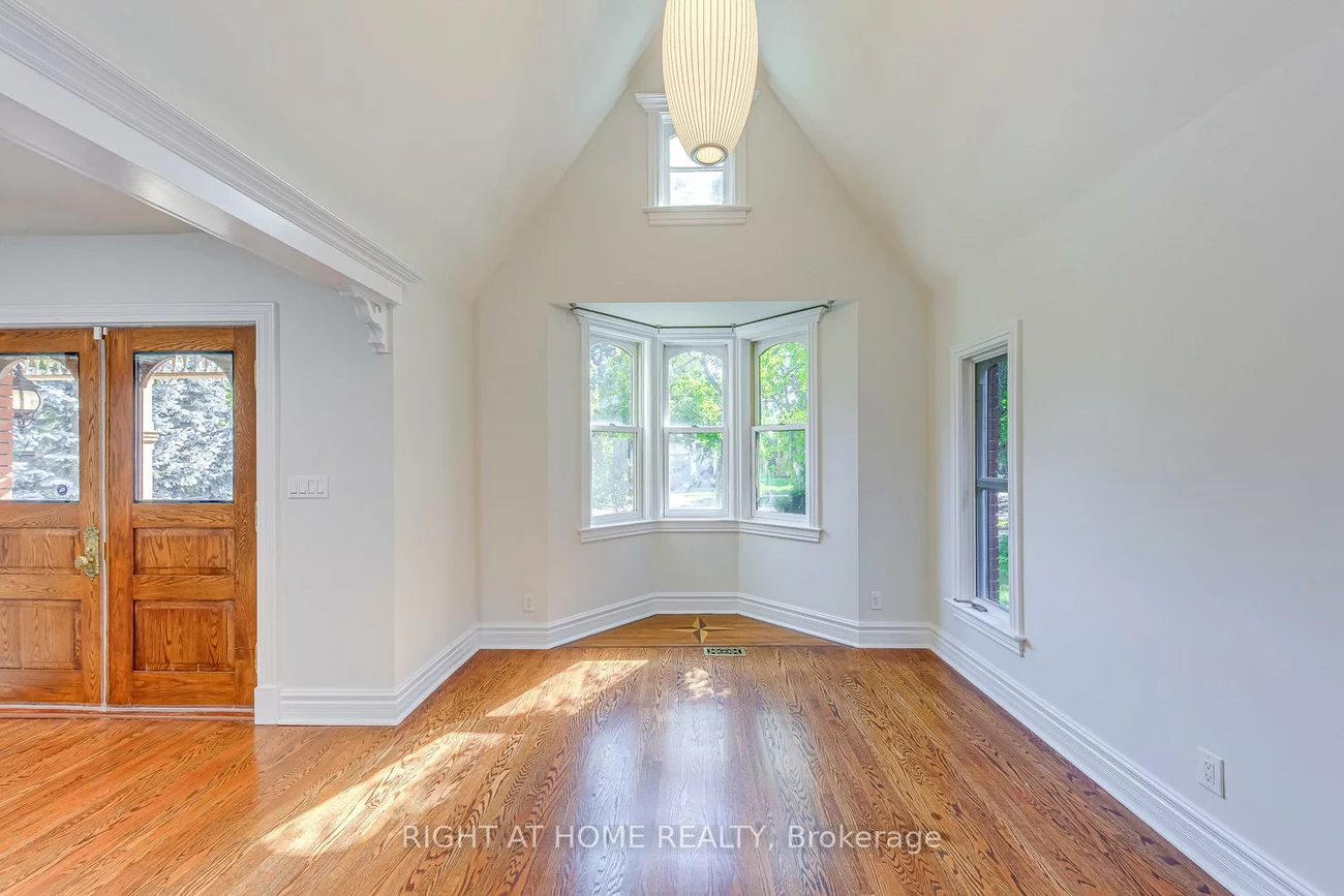 435, Maple, 1013 - OO Old Oakville, Oakville