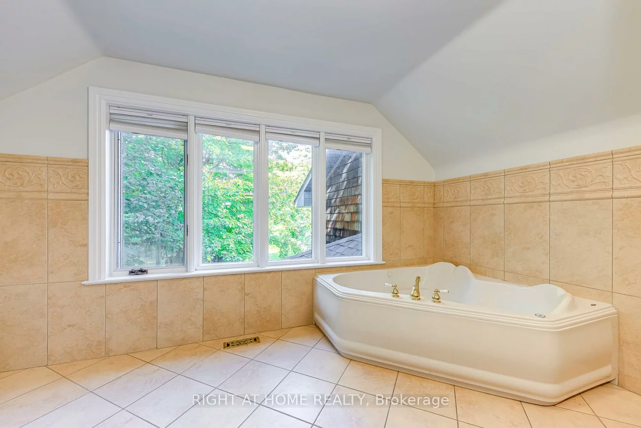 435, Maple, 1013 - OO Old Oakville, Oakville