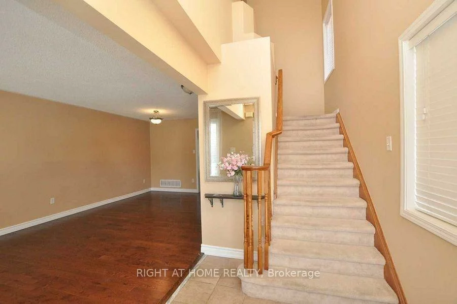 1345, Goldhawk, 1022 - WT West Oak Trails, Oakville