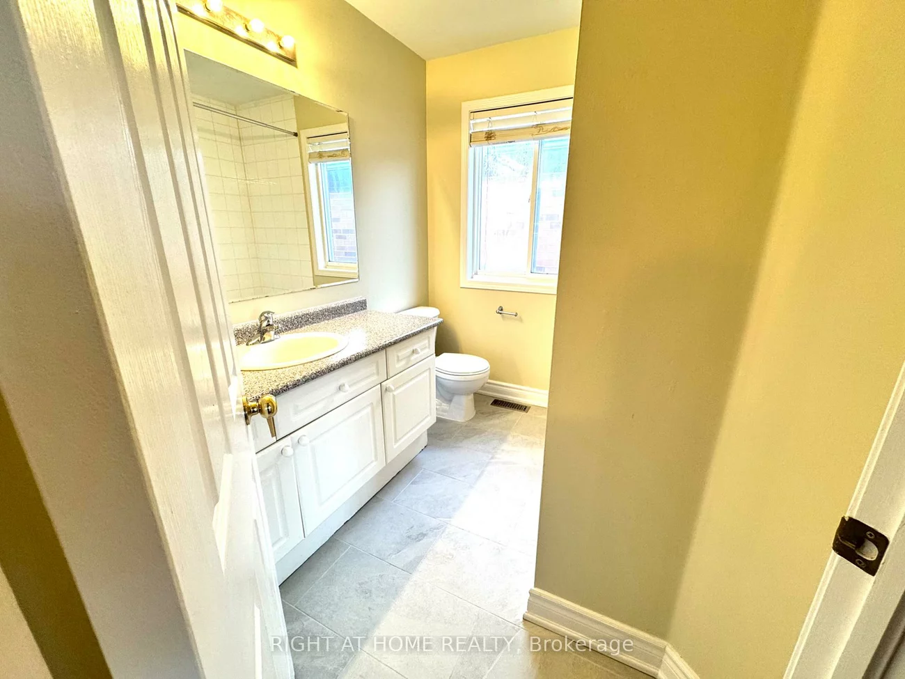 1345, Goldhawk, 1022 - WT West Oak Trails, Oakville