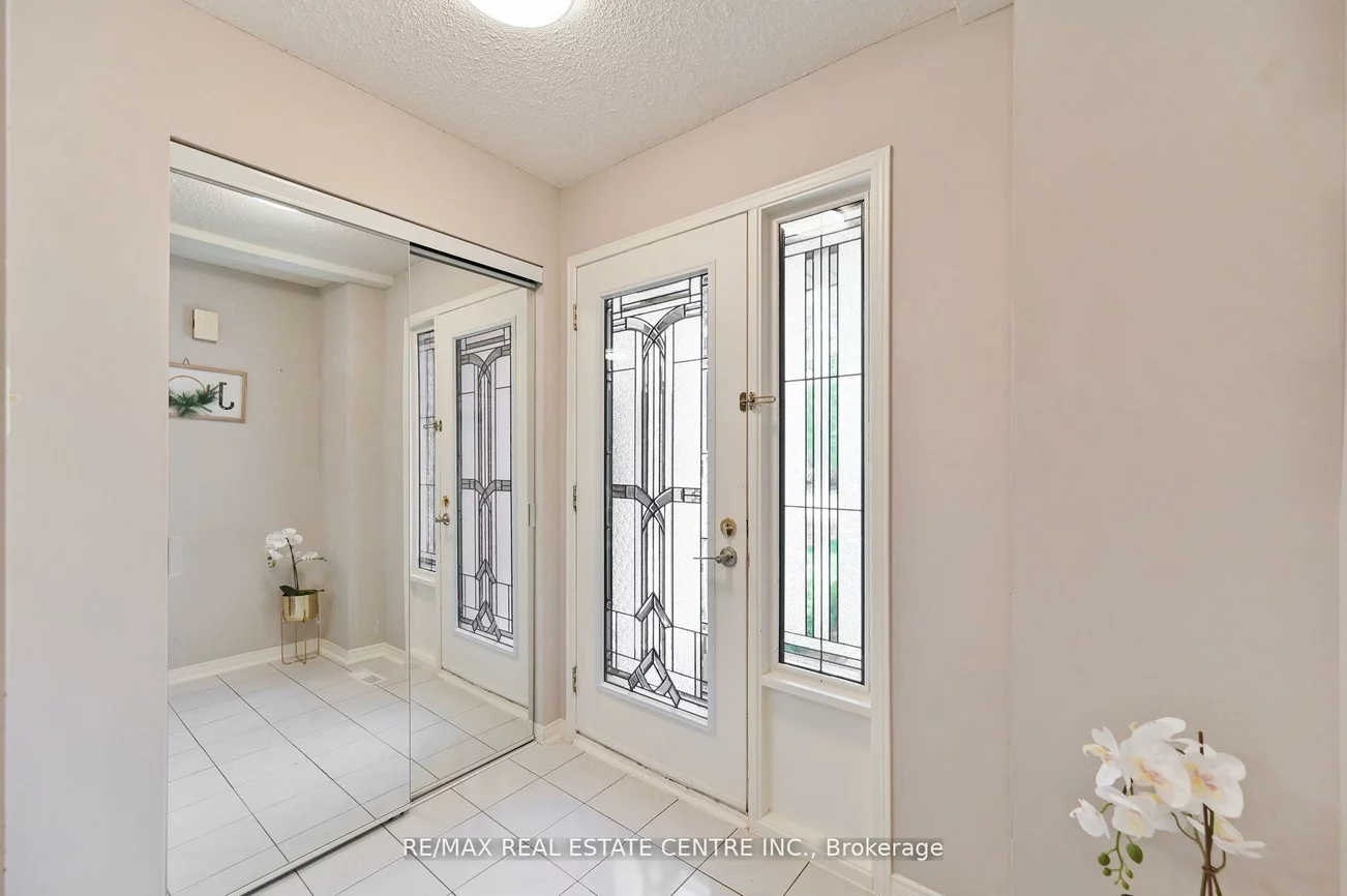 2559, Addingham, 1004 - CV Clearview, Oakville