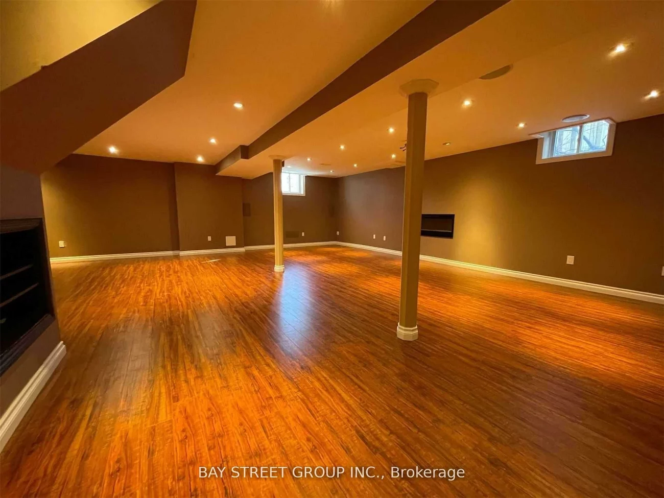 2079, Pineview, 1018 - WC Wedgewood Creek, Oakville