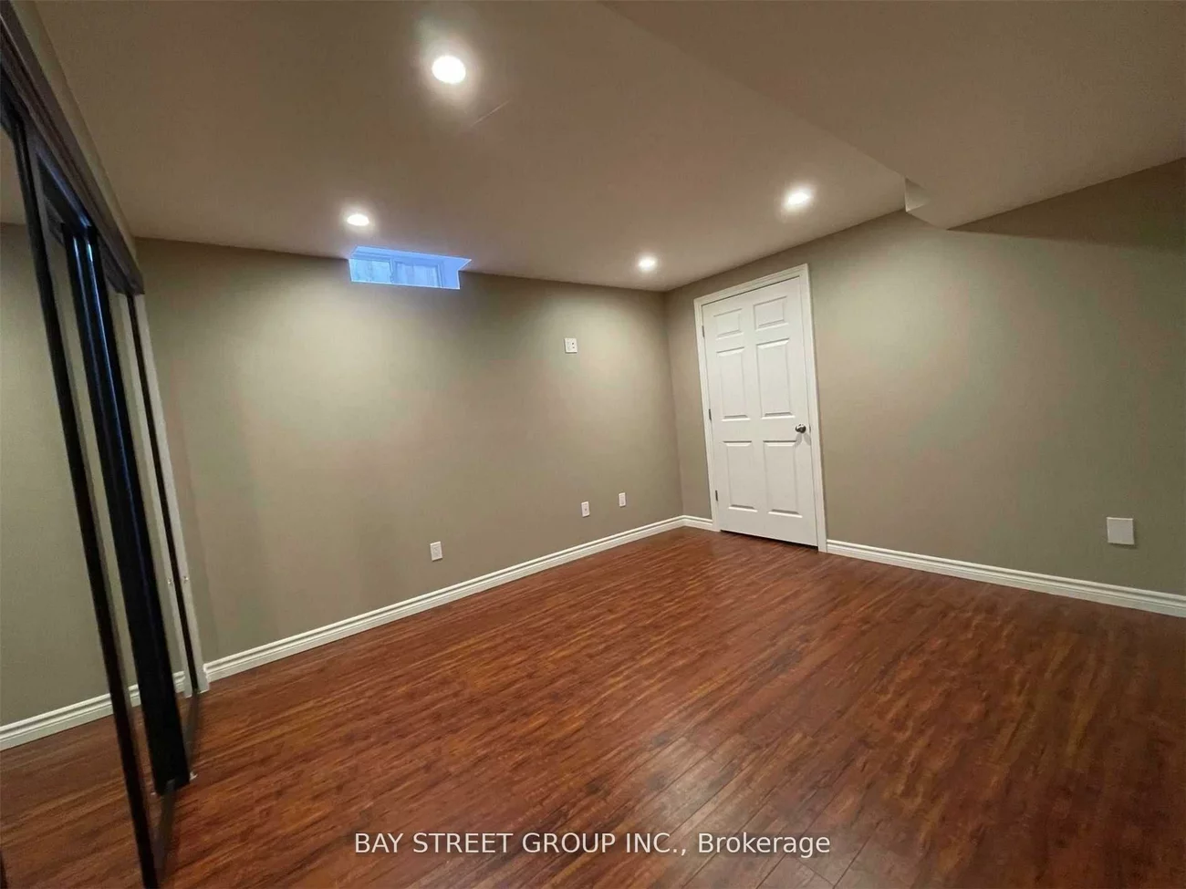 2079, Pineview, 1018 - WC Wedgewood Creek, Oakville