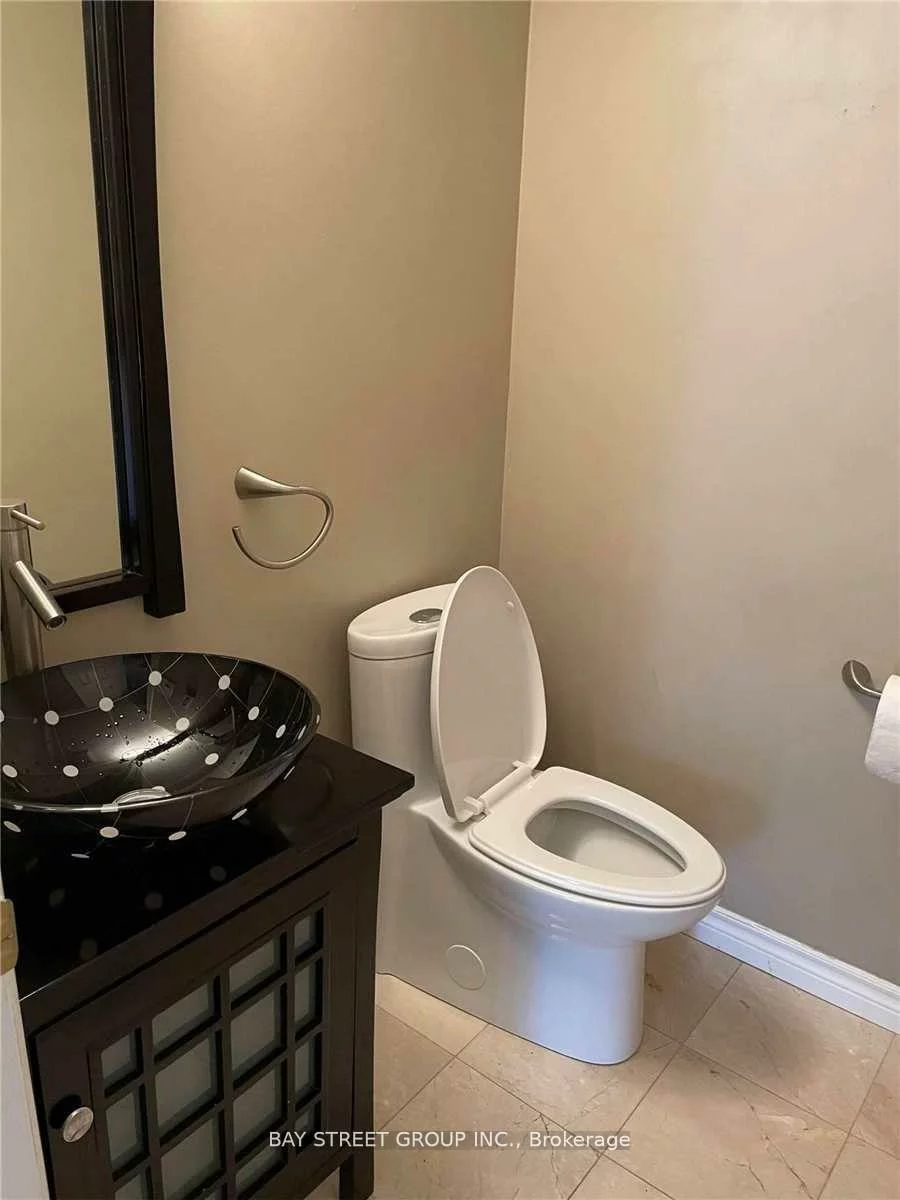 2079, Pineview, 1018 - WC Wedgewood Creek, Oakville