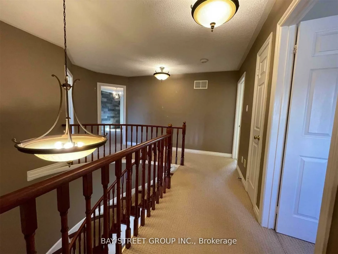 2079, Pineview, 1018 - WC Wedgewood Creek, Oakville