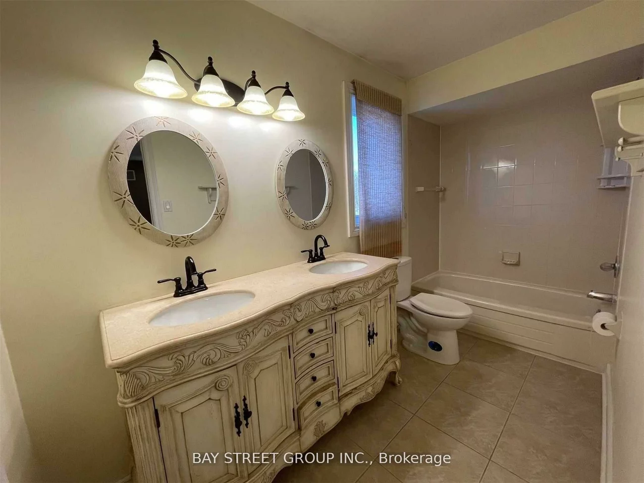 2079, Pineview, 1018 - WC Wedgewood Creek, Oakville