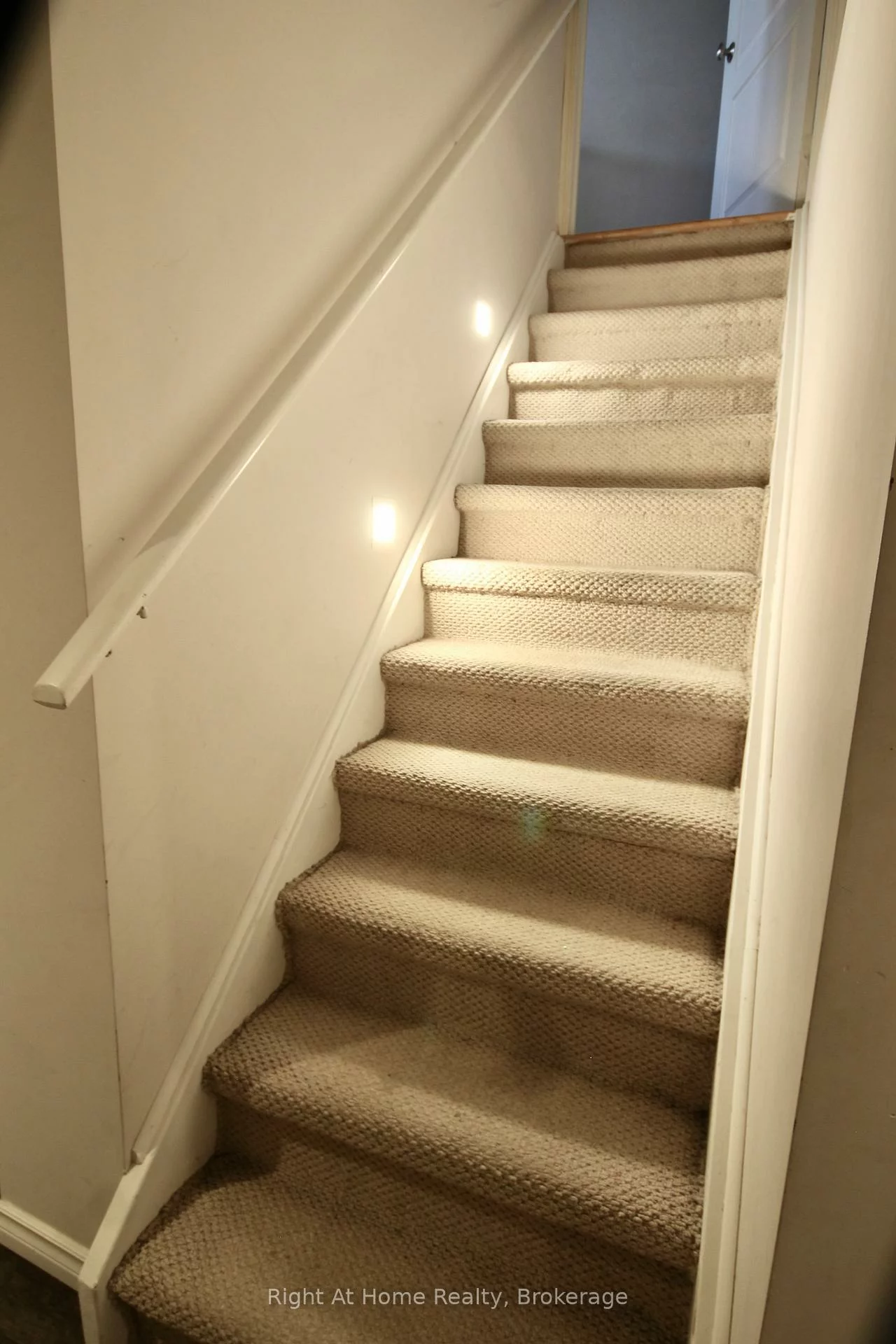 2253, Baronwood, 1019 - WM Westmount, Oakville