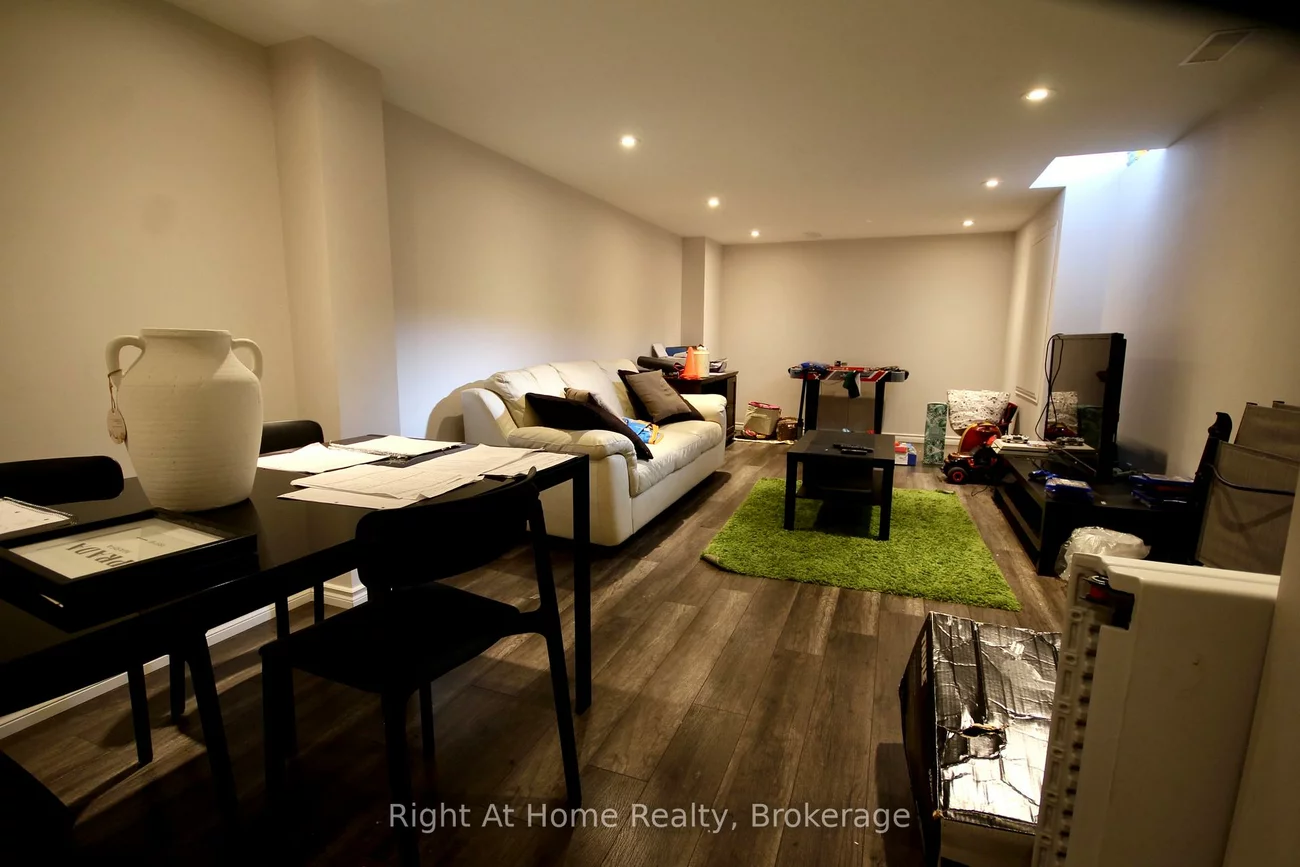 2253, Baronwood, 1019 - WM Westmount, Oakville