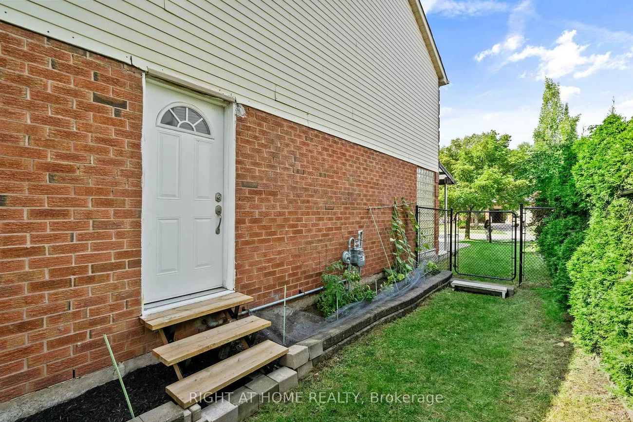 2064, Glenada, 1018 - WC Wedgewood Creek, Oakville