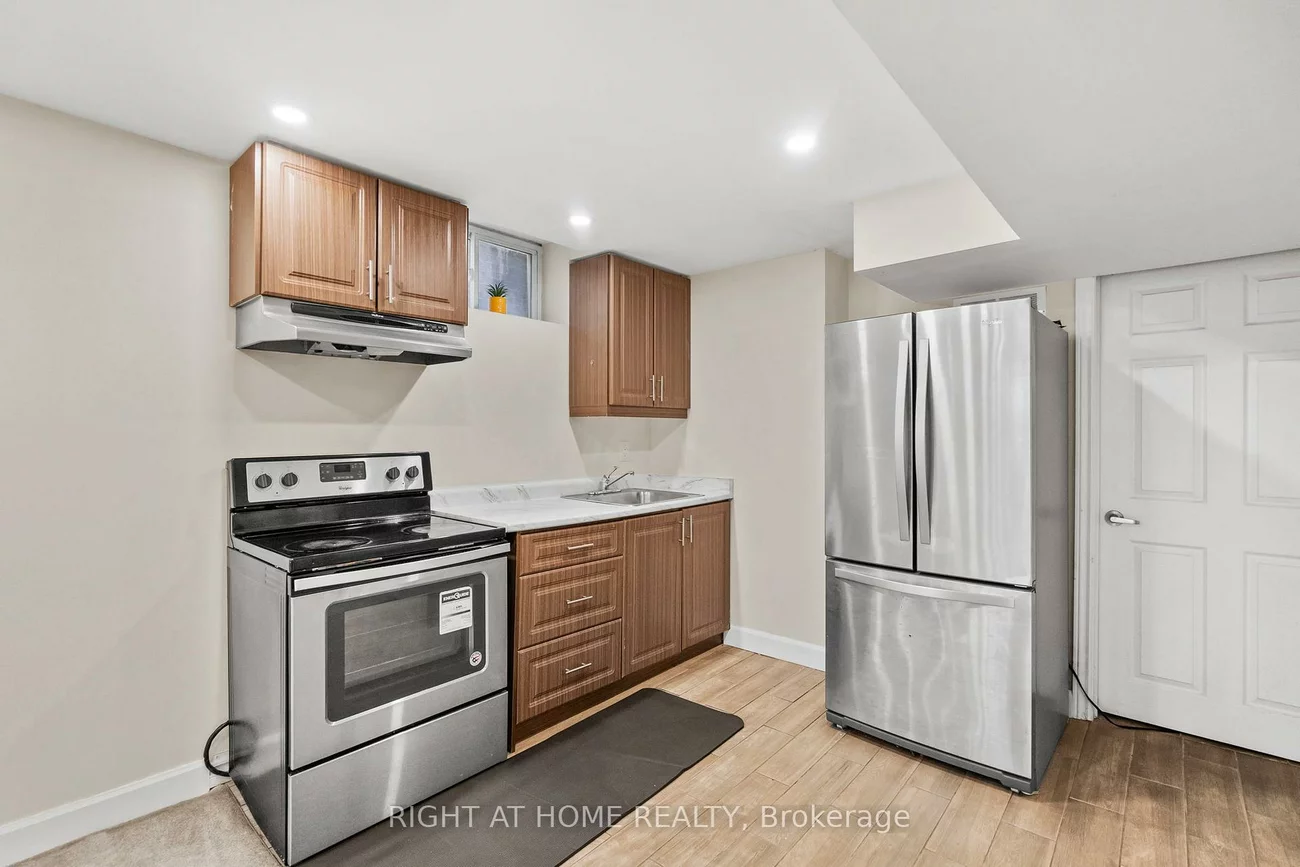 2064, Glenada, 1018 - WC Wedgewood Creek, Oakville