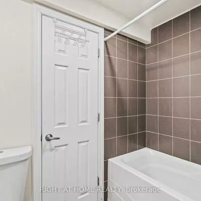 2064, Glenada, 1018 - WC Wedgewood Creek, Oakville