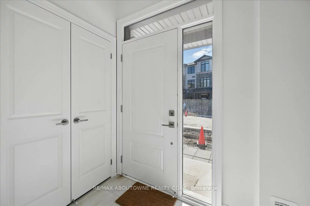 2184, Postmaster, 1019 - WM Westmount, Oakville