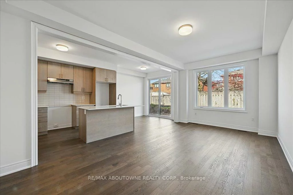 2184, Postmaster, 1019 - WM Westmount, Oakville