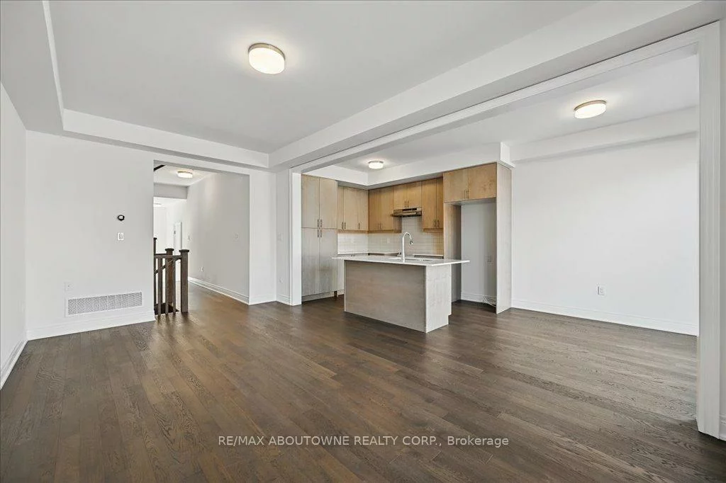 2184, Postmaster, 1019 - WM Westmount, Oakville