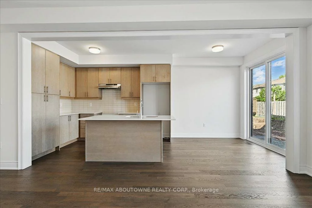 2184, Postmaster, 1019 - WM Westmount, Oakville