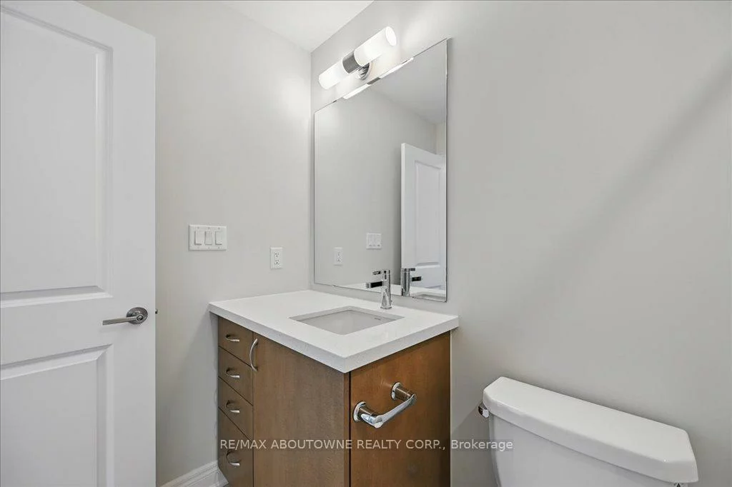 2184, Postmaster, 1019 - WM Westmount, Oakville