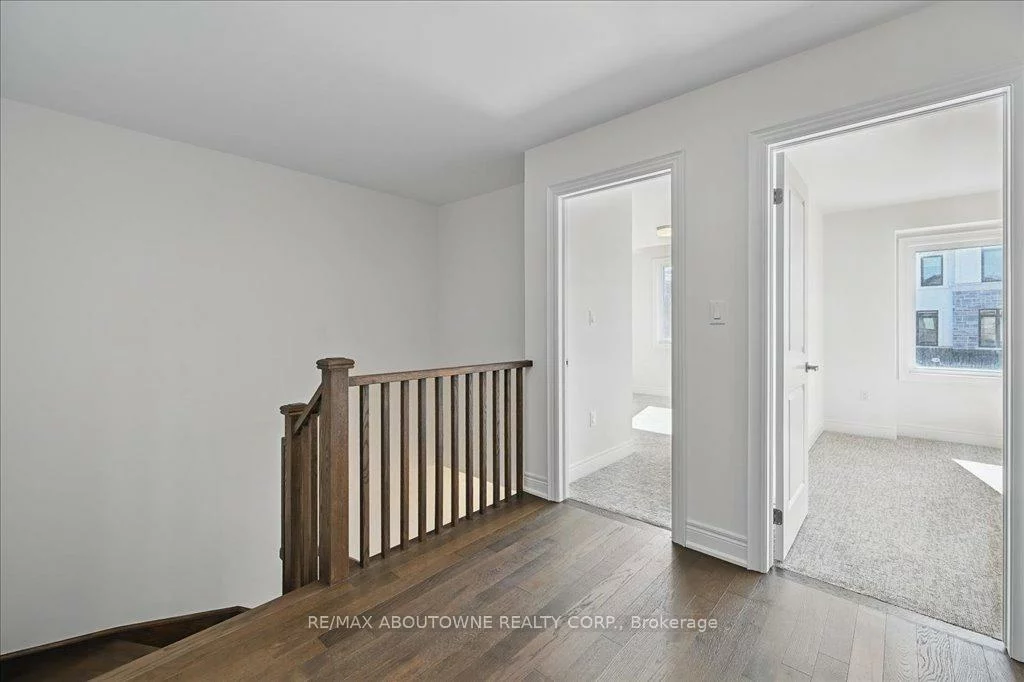 2184, Postmaster, 1019 - WM Westmount, Oakville