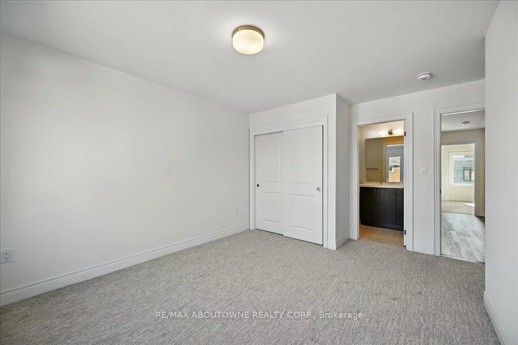 2184, Postmaster, 1019 - WM Westmount, Oakville