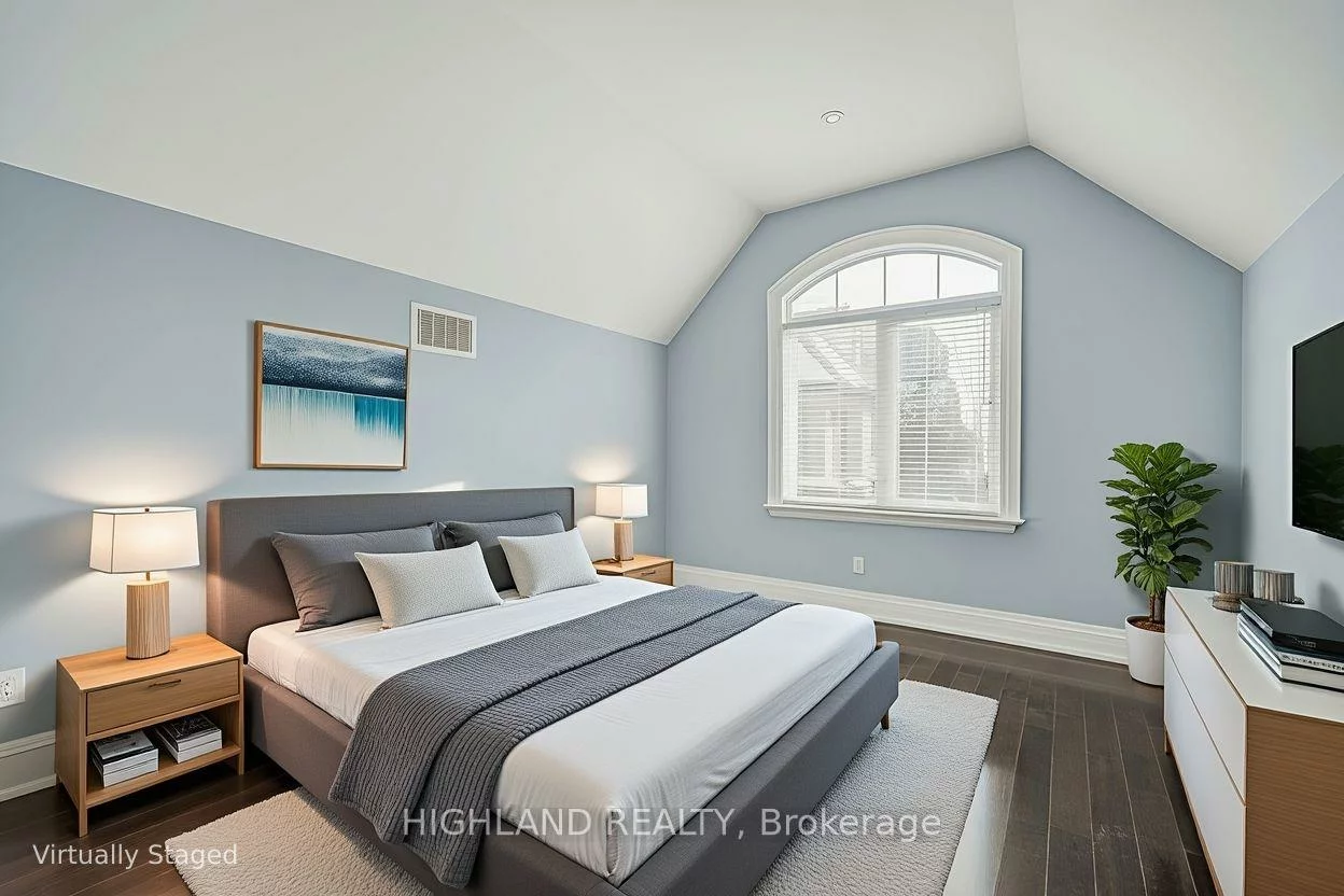 108, Livno, 1001 - BR Bronte, Oakville