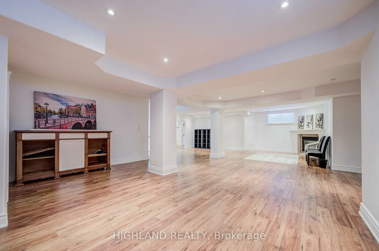 108, Livno, 1001 - BR Bronte, Oakville