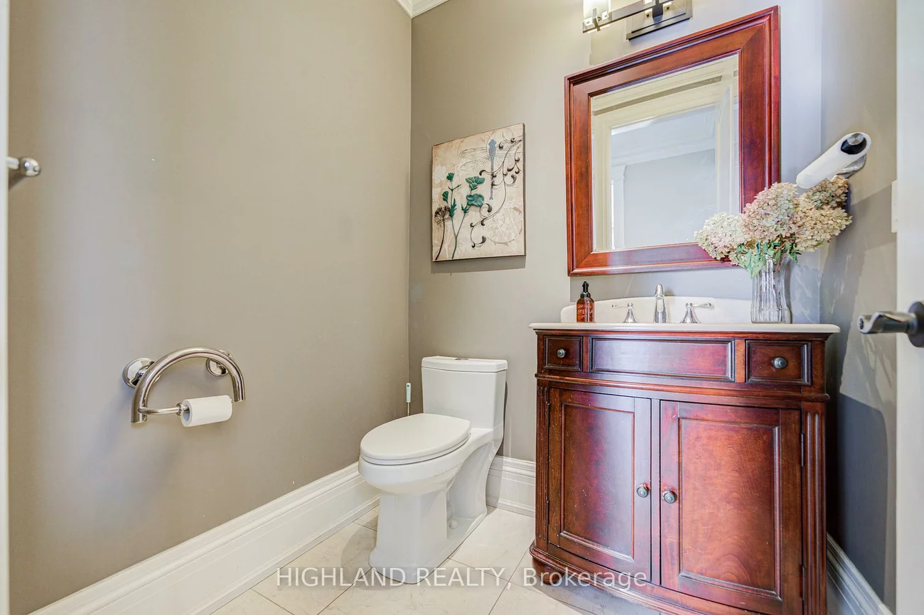 108, Livno, 1001 - BR Bronte, Oakville