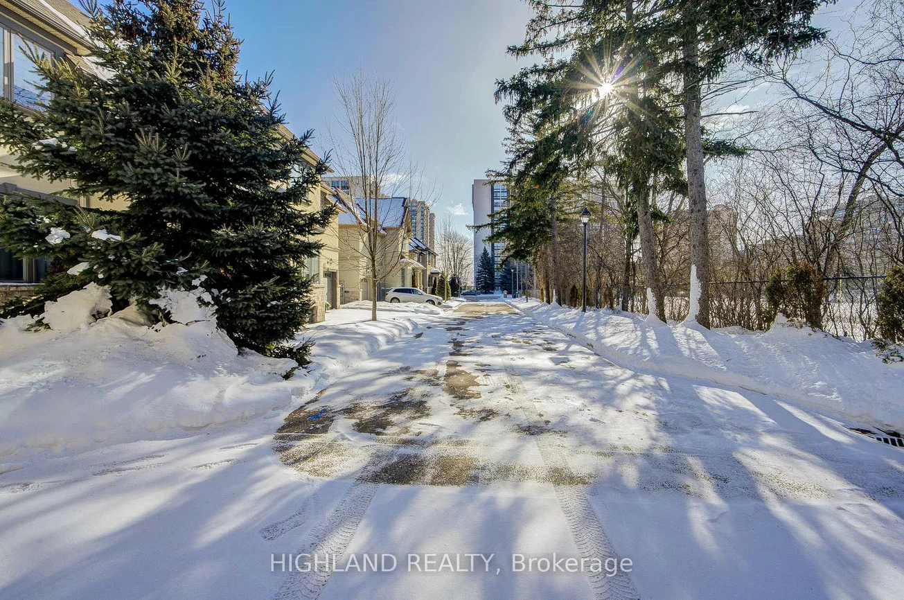 108, Livno, 1001 - BR Bronte, Oakville