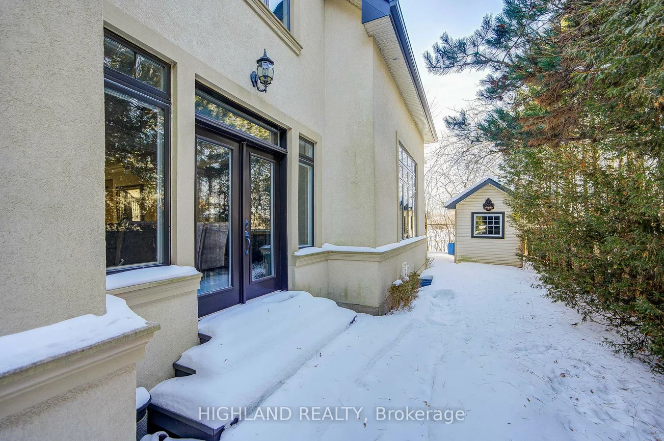 108, Livno, 1001 - BR Bronte, Oakville