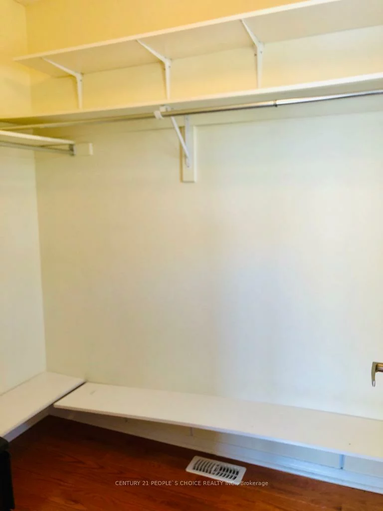 2171, Fiddlers, 1019 - WM Westmount, Oakville